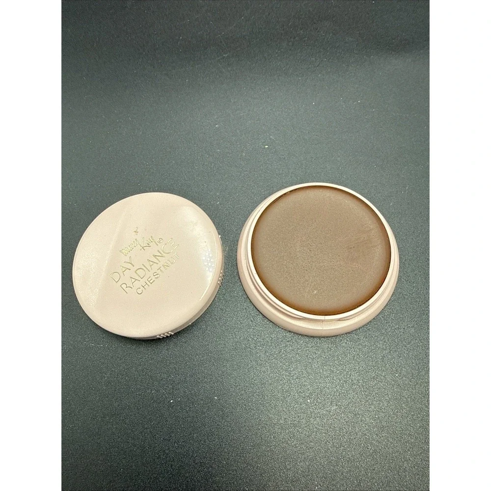 Vintage‎ New NWOB Mary Kay Day Radiance Foundation CHESTNUT 1/2 Oz NOS